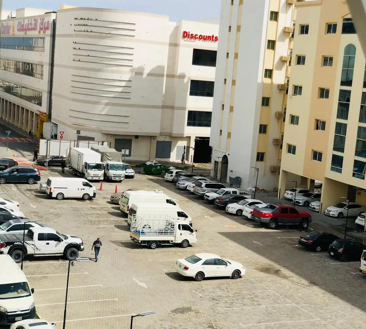 Premium Furnished Studio Sharjah 0*,